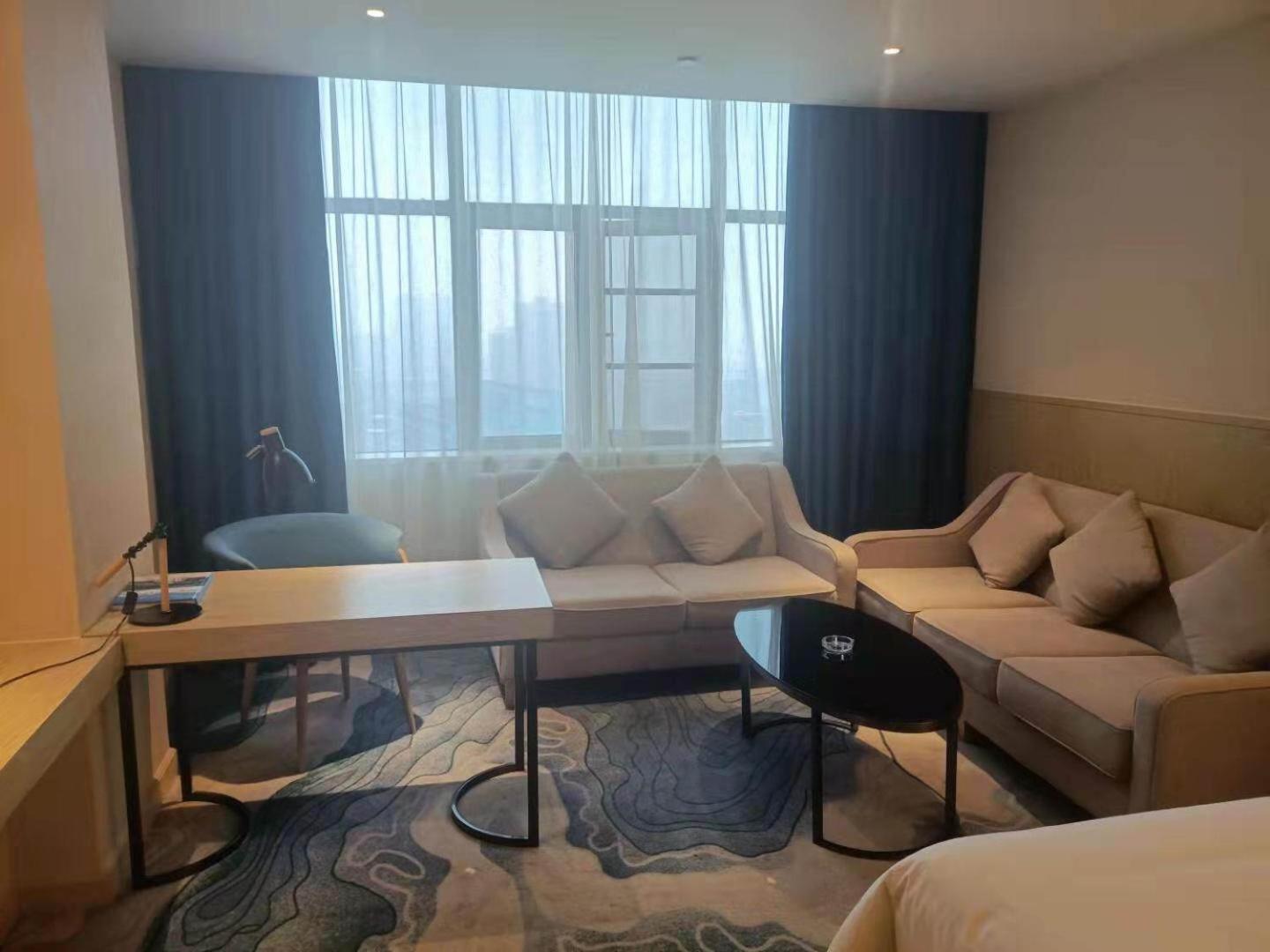 Kyriad Marvelous Hotel (Changning Zhongyin Times Plaza) 38/53