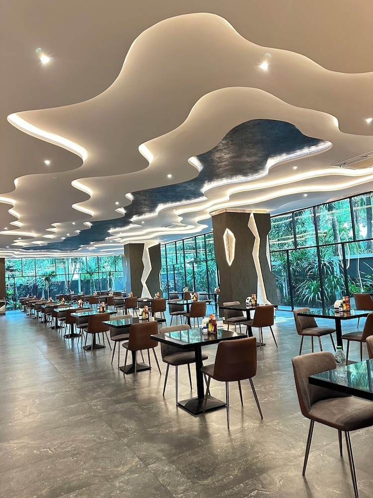 The TJ Hotel Pattaya 38/49