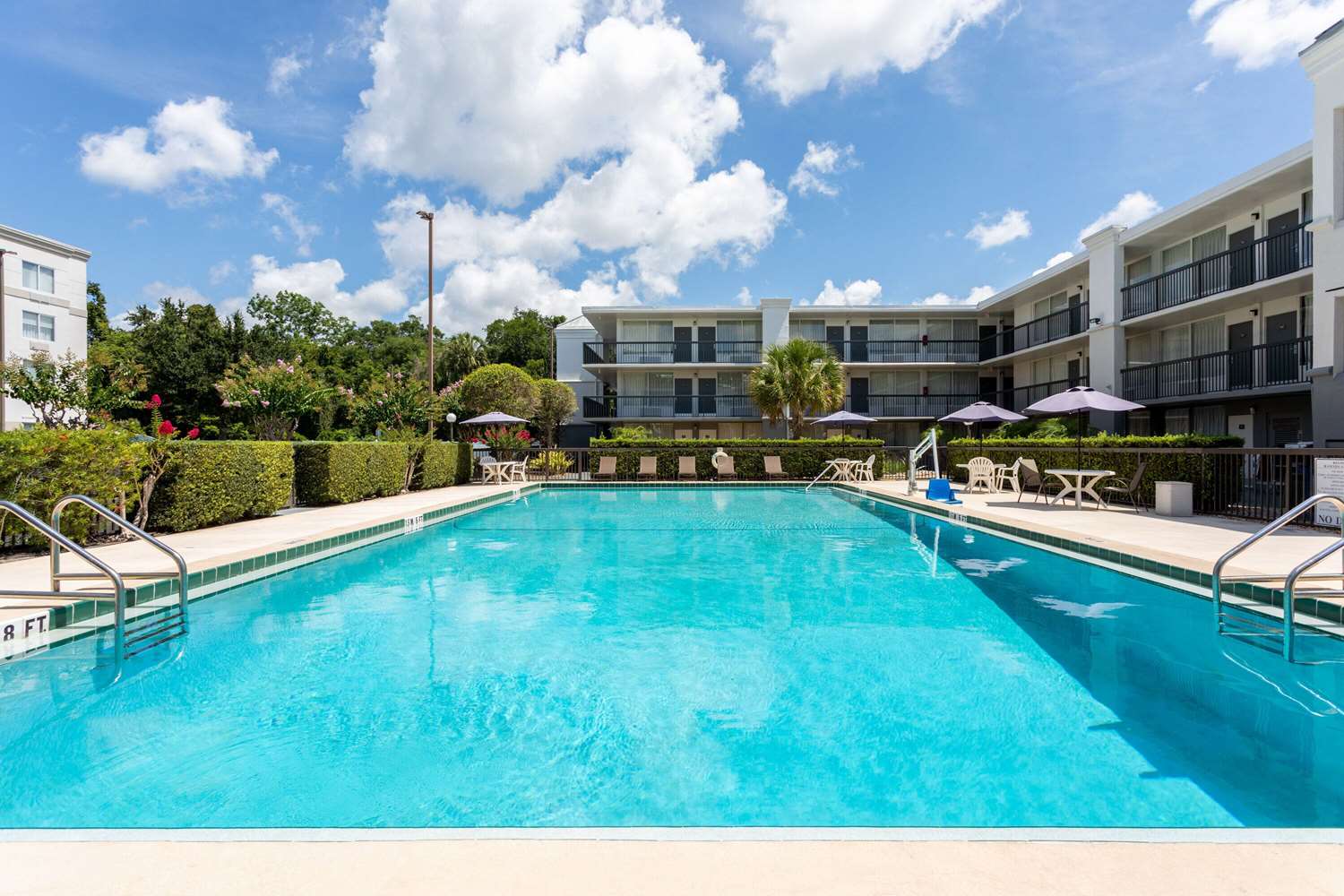 Ramada by Wyndham Altamonte Springs Near I-4 2/39