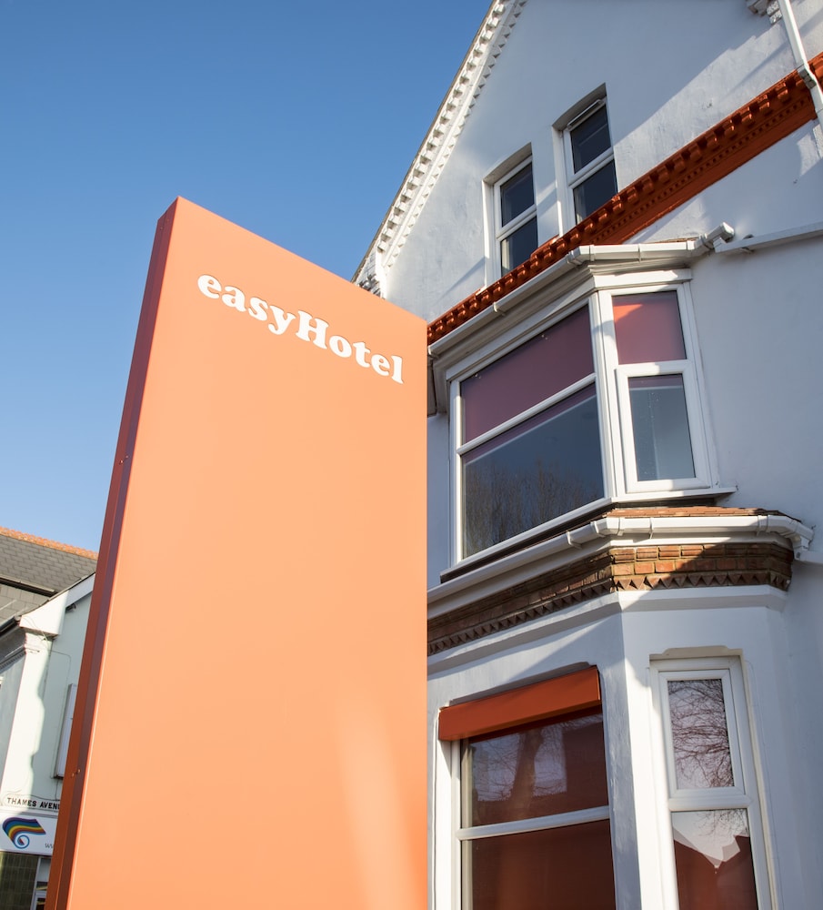 Easyhotel Reading photo1