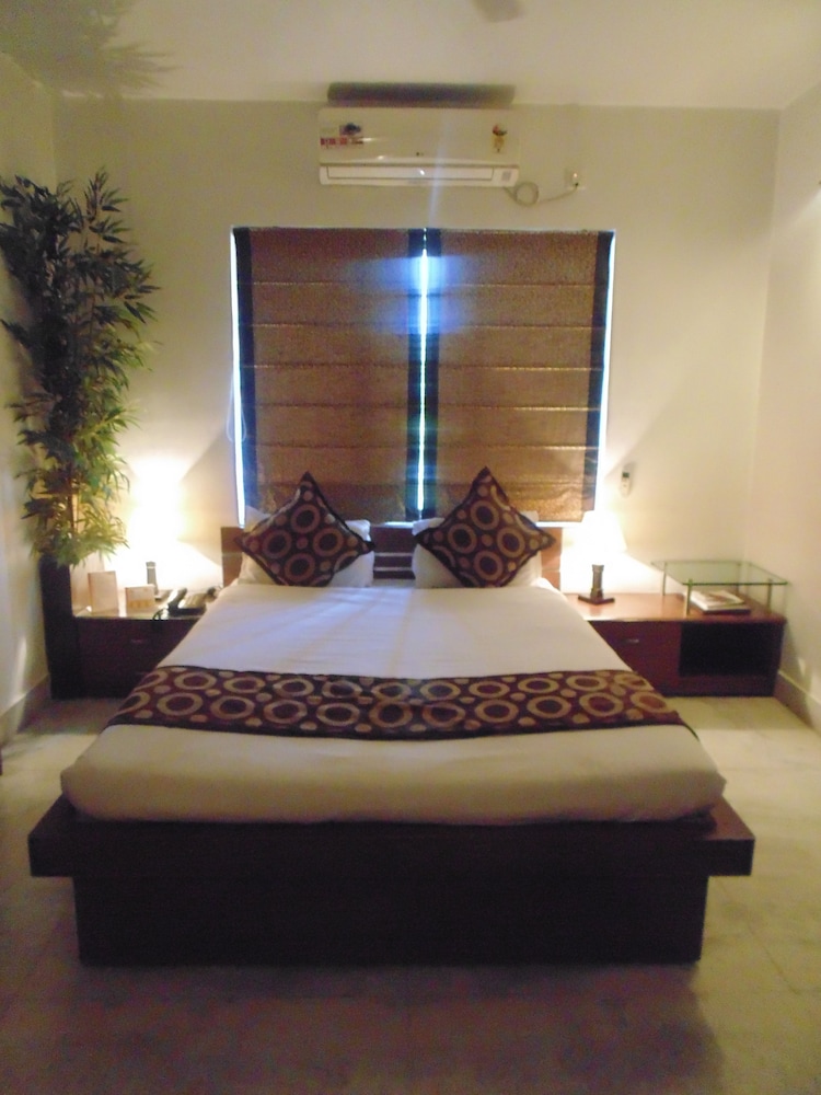 Tatvam Residency 18/45