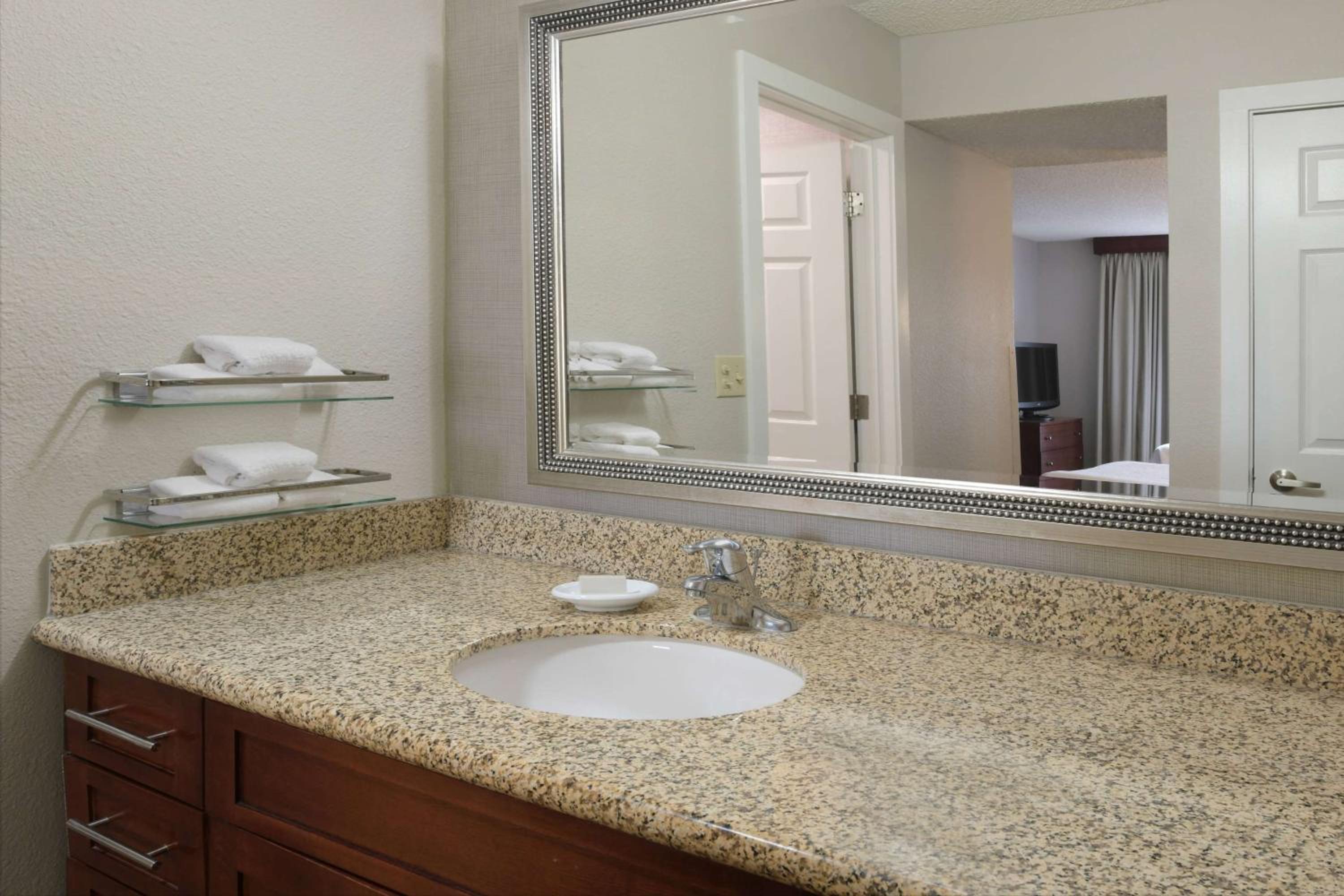 STUDIO, SUITE, 2 DOUBLE BEDS, ACCESSIBLE