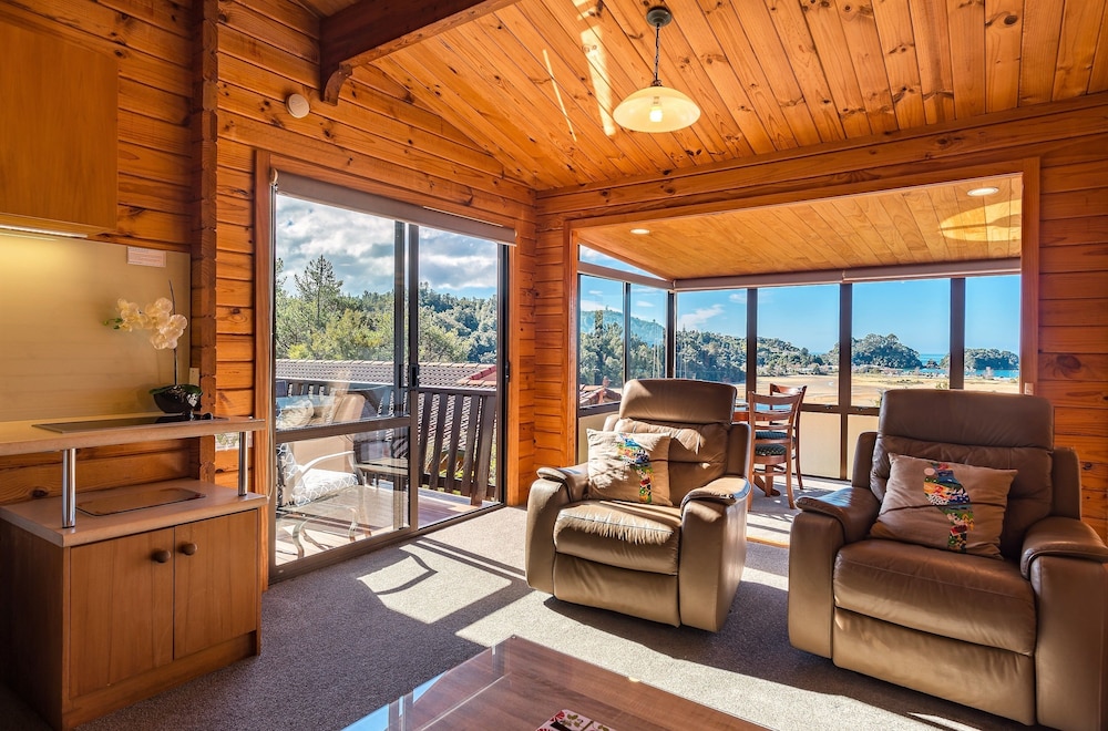 KIMI ORA ECO RESORT 40/70