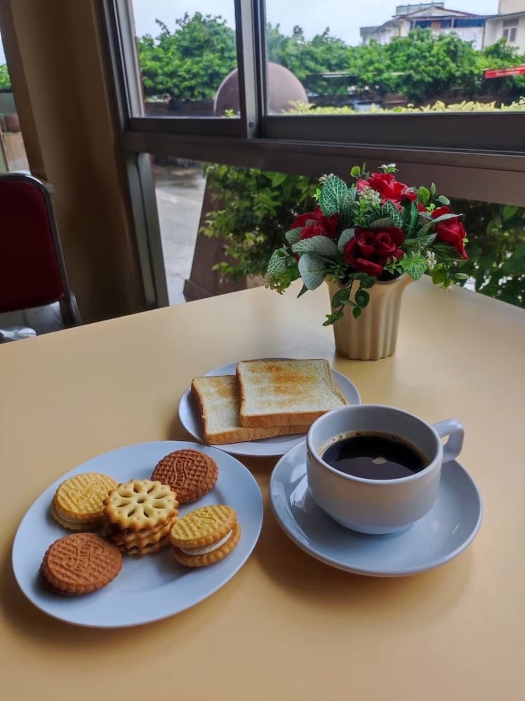 Chumphon Palace Hotel 42/47