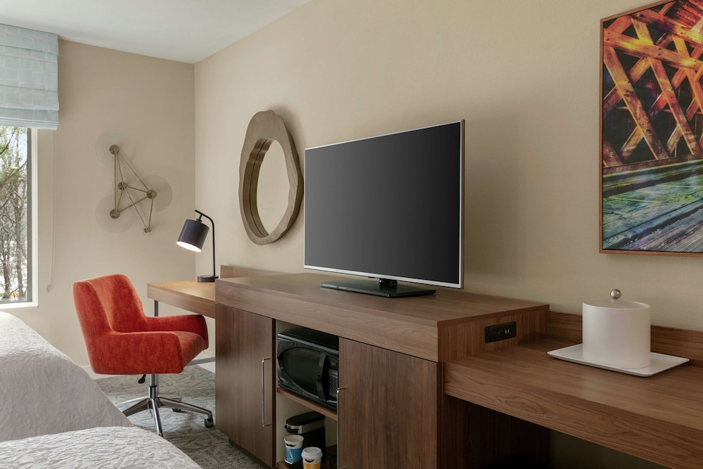 Hampton Inn Suites Johns Creek 44/47