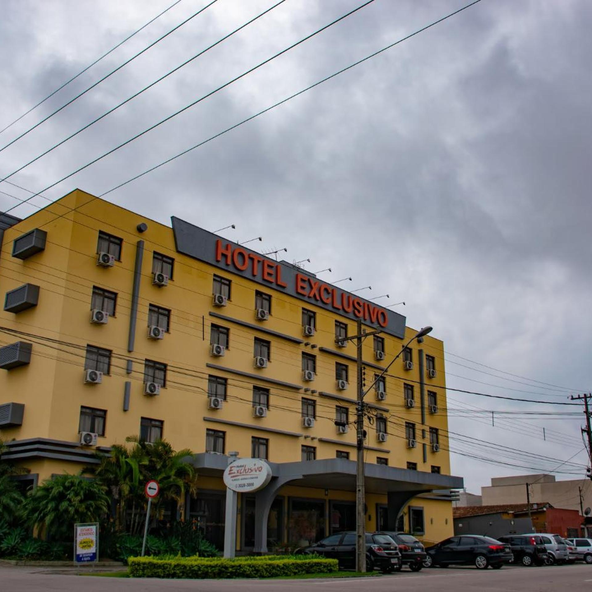 Hotel Exclusivo 1/27