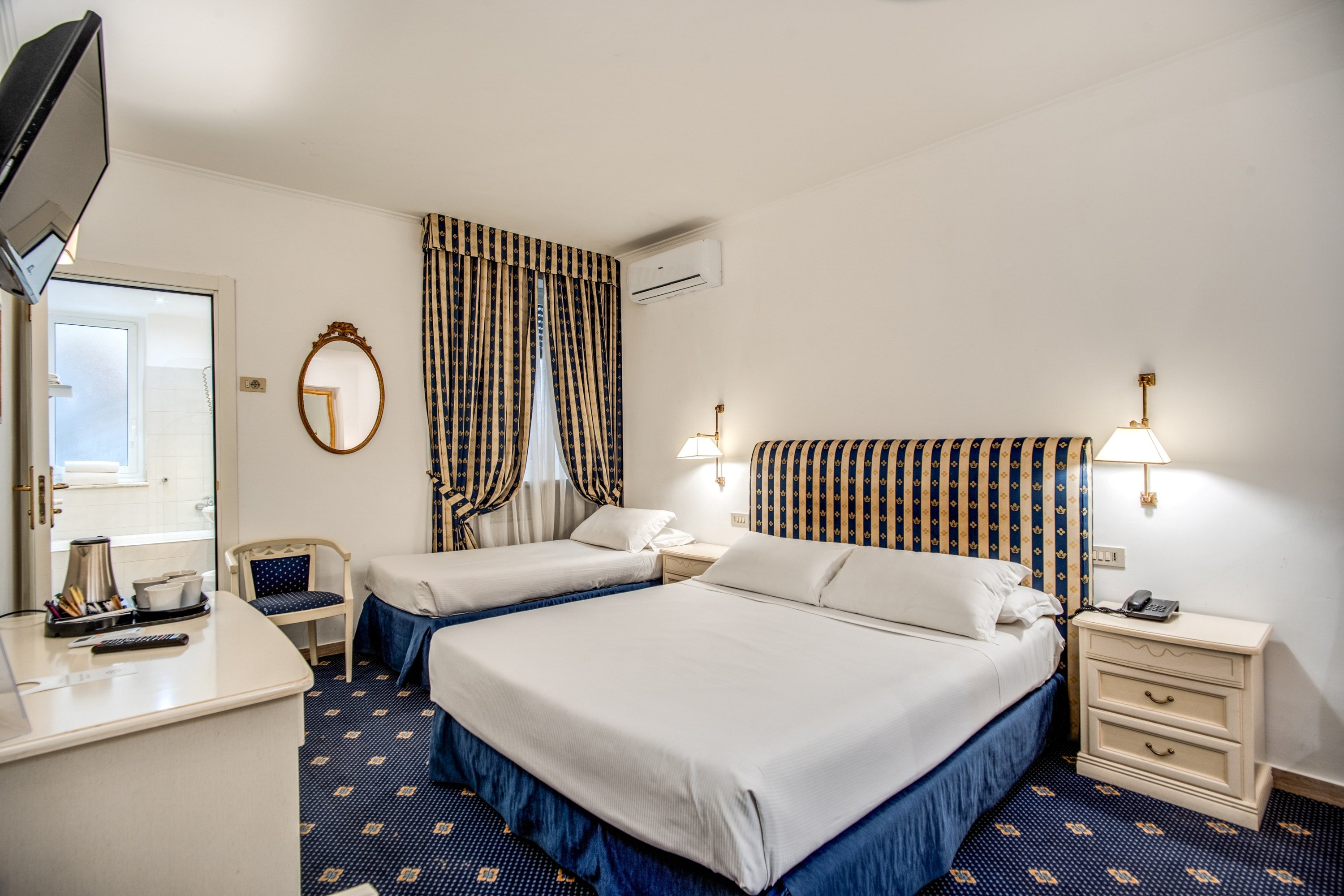 Napoleon Hotel 17/64
