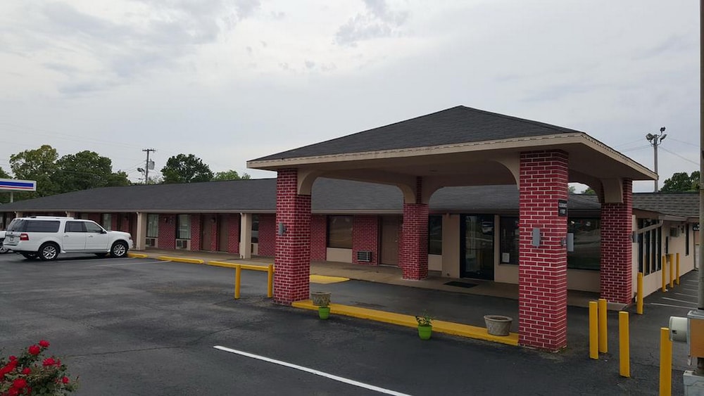Travelodge by Wyndham Jackson North 3/26