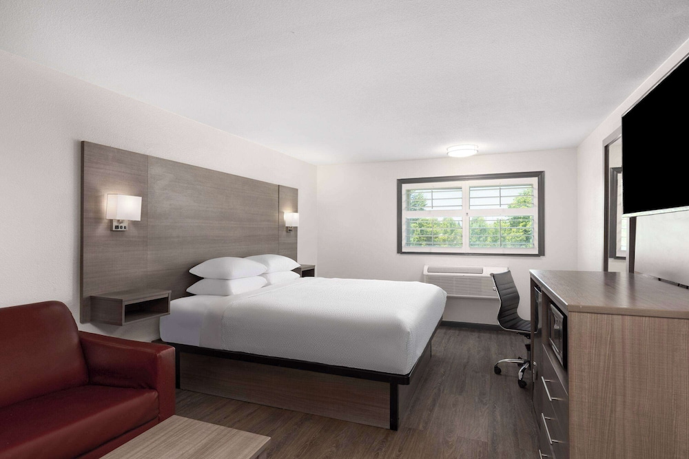 Ramada by Wyndham Medford Airport North 19/47