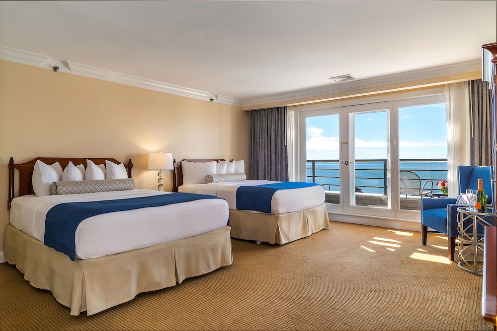 Waters Edge Resort Spa 10/50