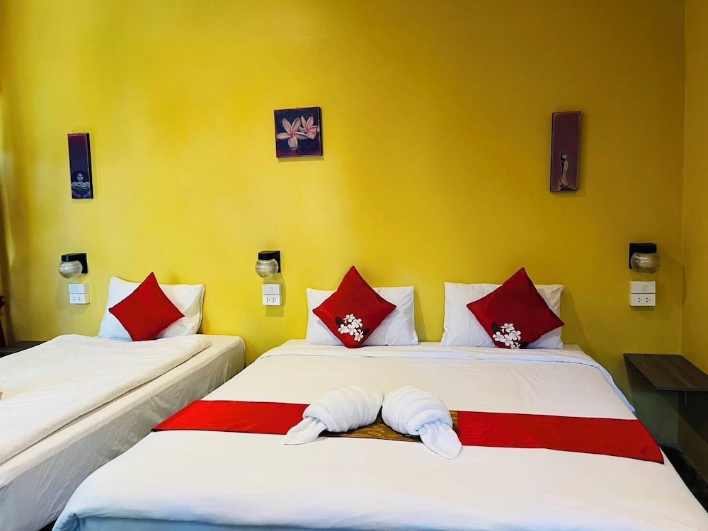 Basic, Family, 2 King Beds, Single Bed, Beach Front