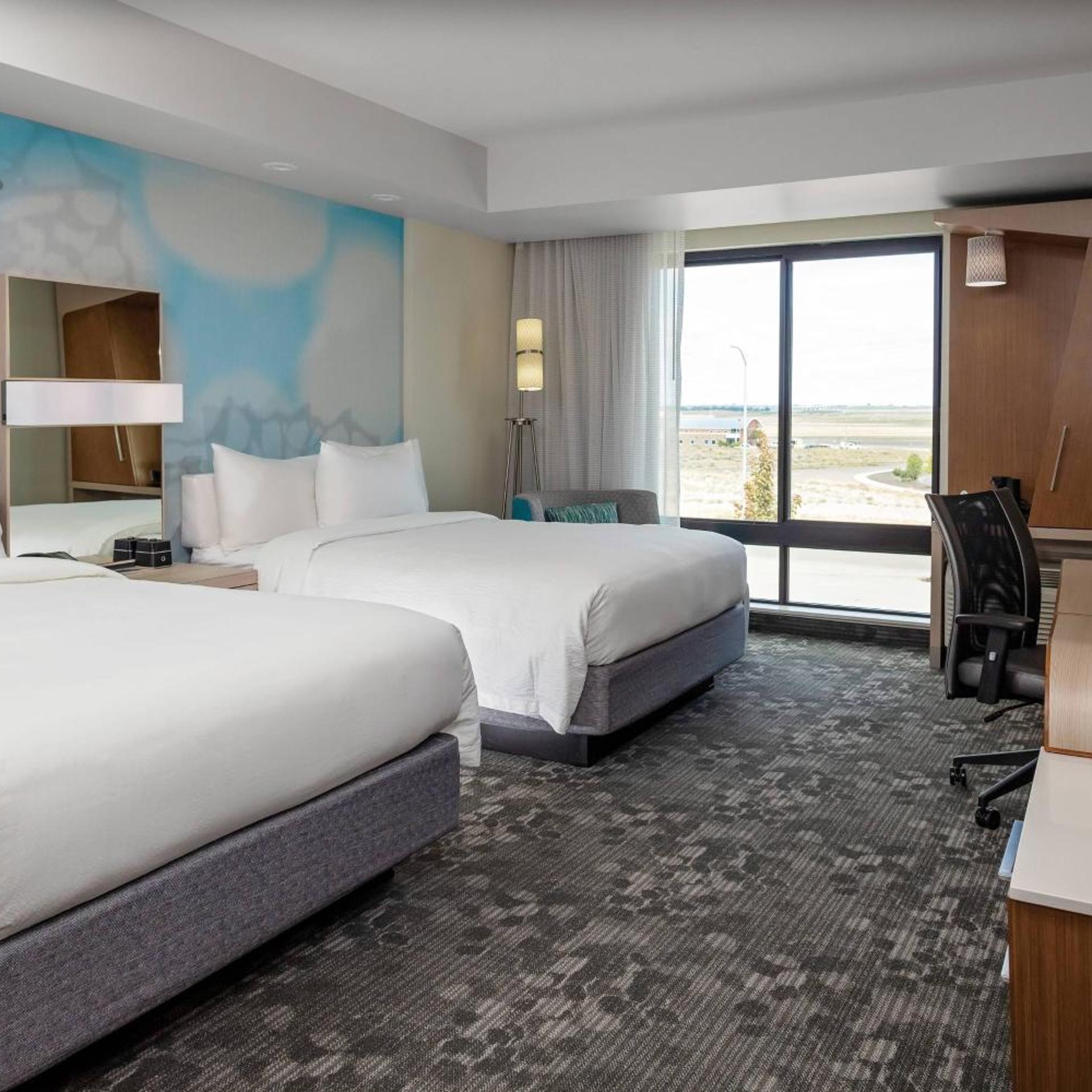 Room, King Bed, 2 Queen Beds