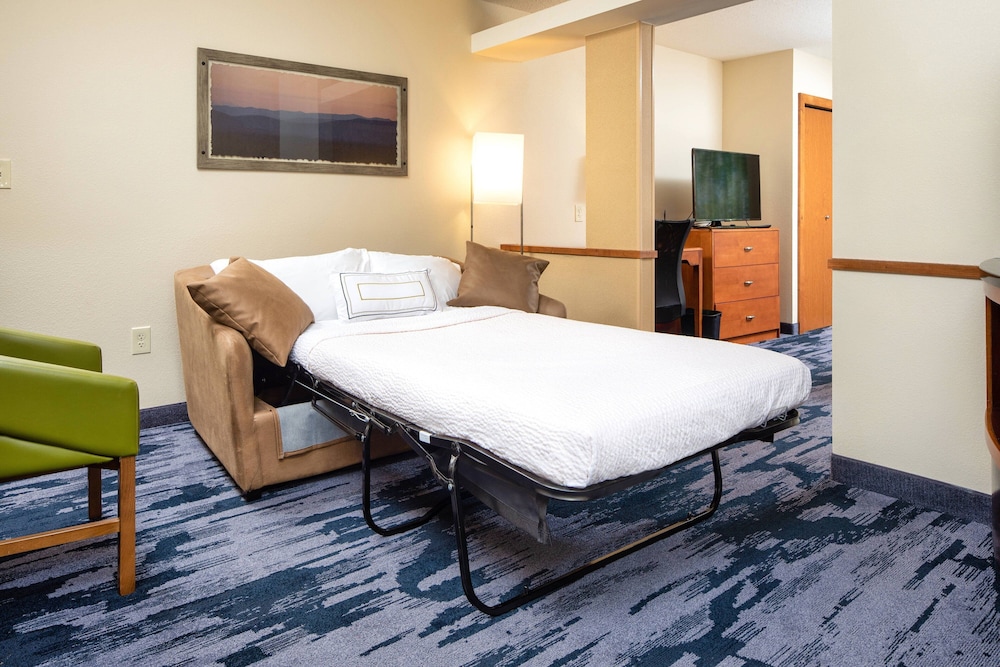 Fairfield Inn & Suites South Boston 25/68