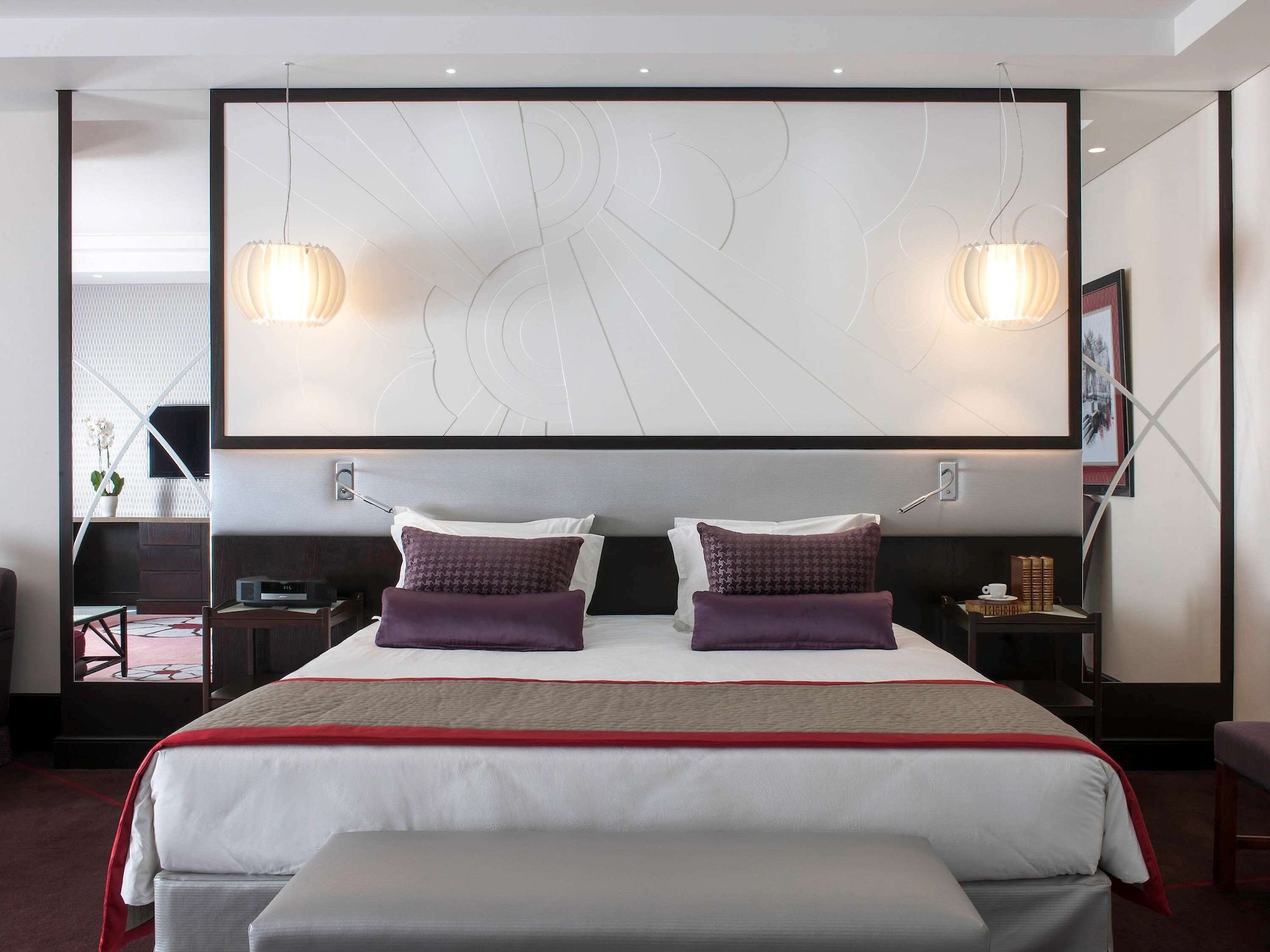 JUNIOR SUITE, KING BED