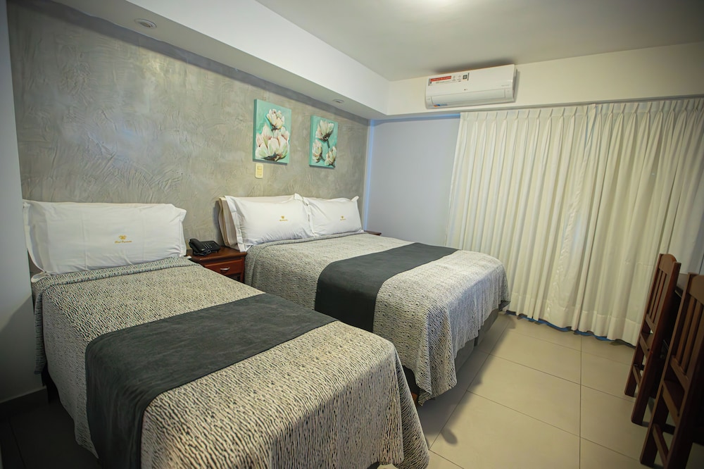 Hotel Emperatriz 27/72