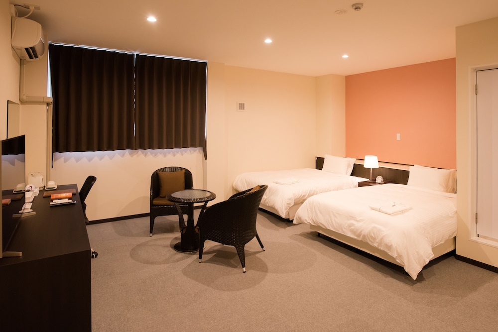 Crown Hotel Okinawa Annex 15/50