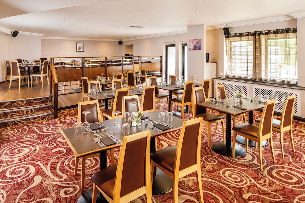 Mercure Livingston Hotel 45/71