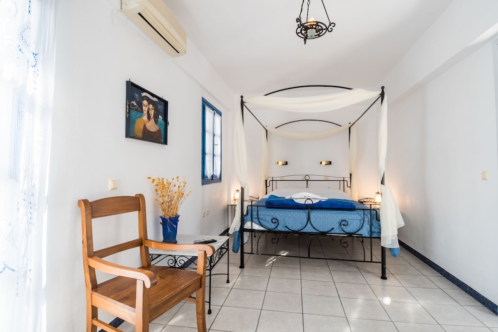 Irigeneia Hotel 18/71