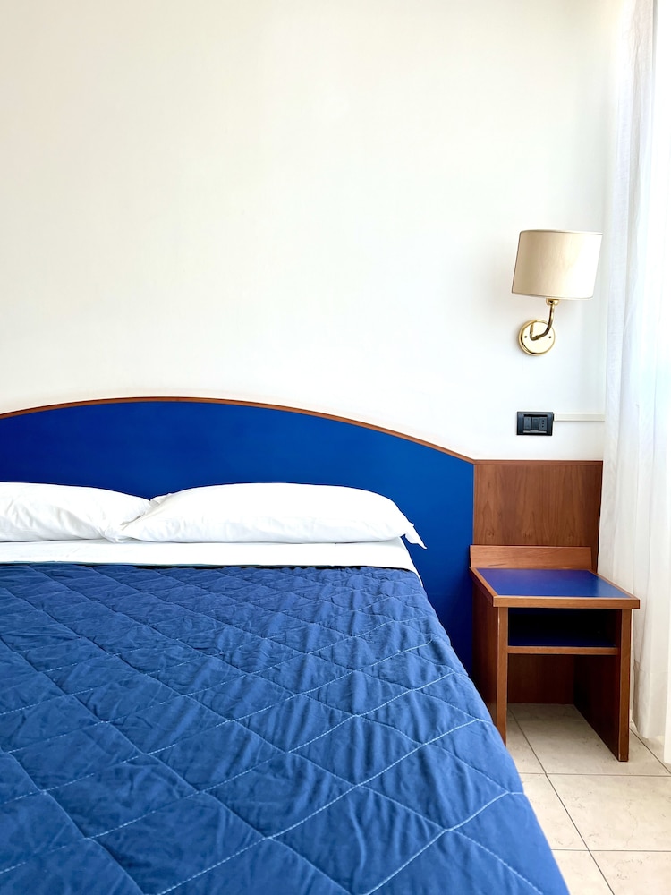 Hotel Montecarlo 27/50