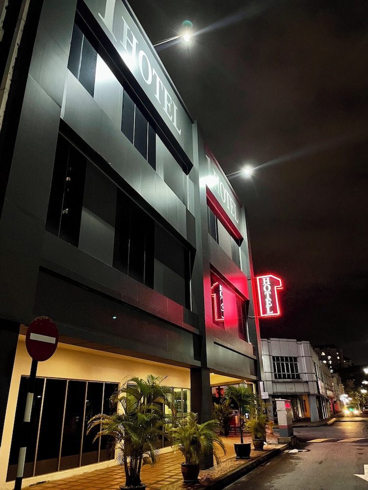 1 HOTEL KUCHAI LAMA 9/49