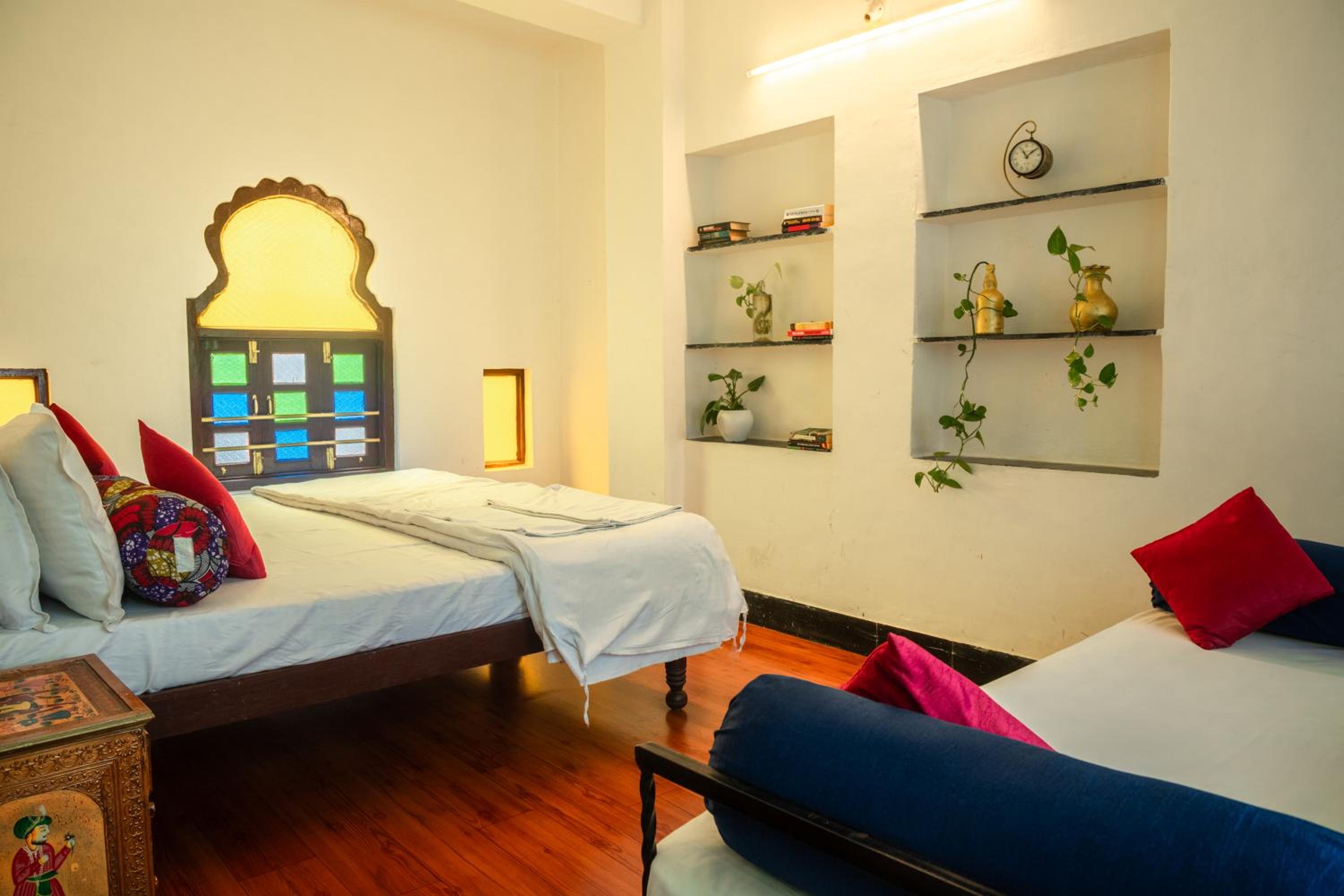 Deluxe, No Air Condition، Hotel Lake Ghat Palace 2/2