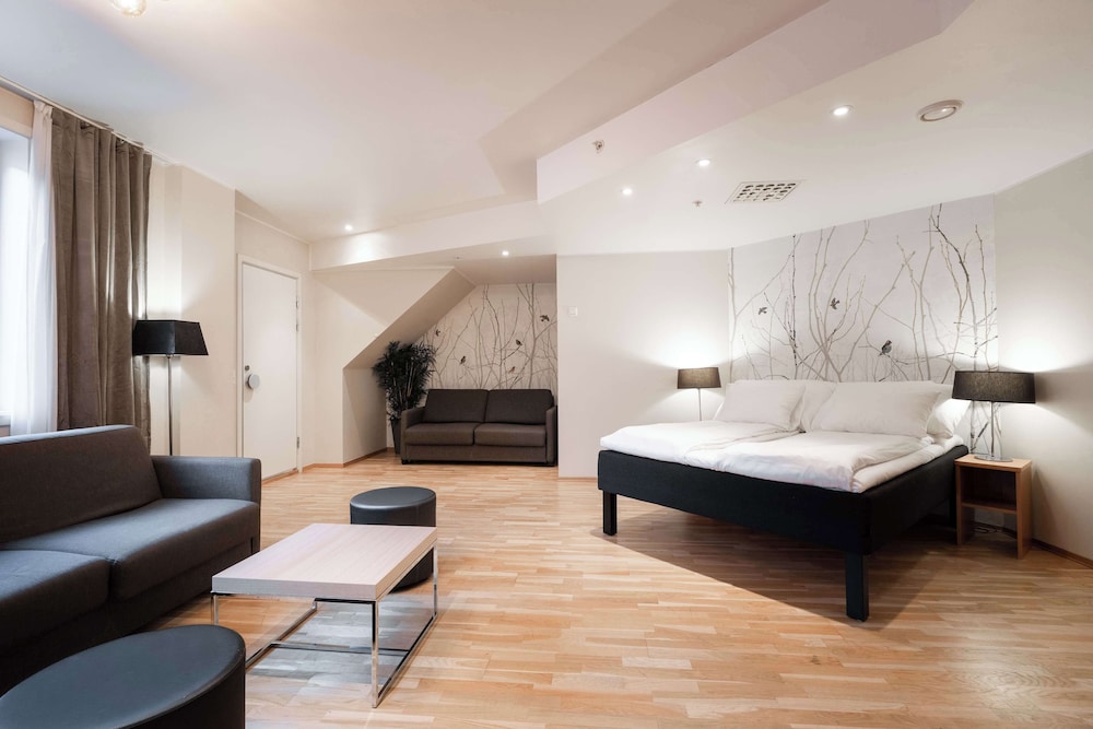 PRESIDENTIAL, SUITE