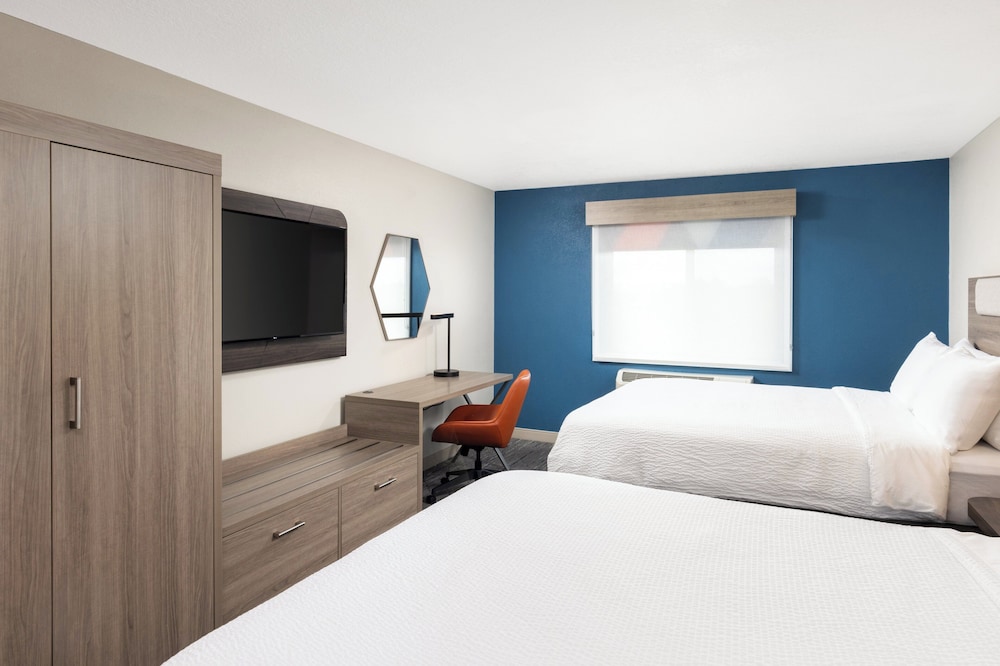 Standard, 2 Queen Beds, Accessible