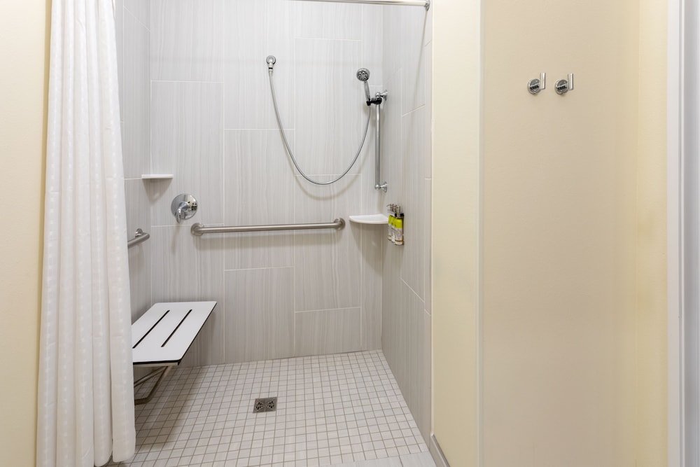 Candlewood Suites Rochester Mayo Clinic Area 19/50