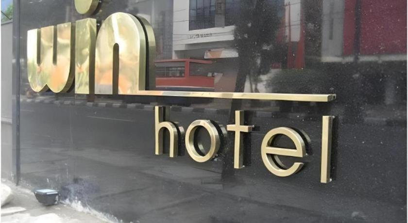 Win Hotel Blok M 11/33