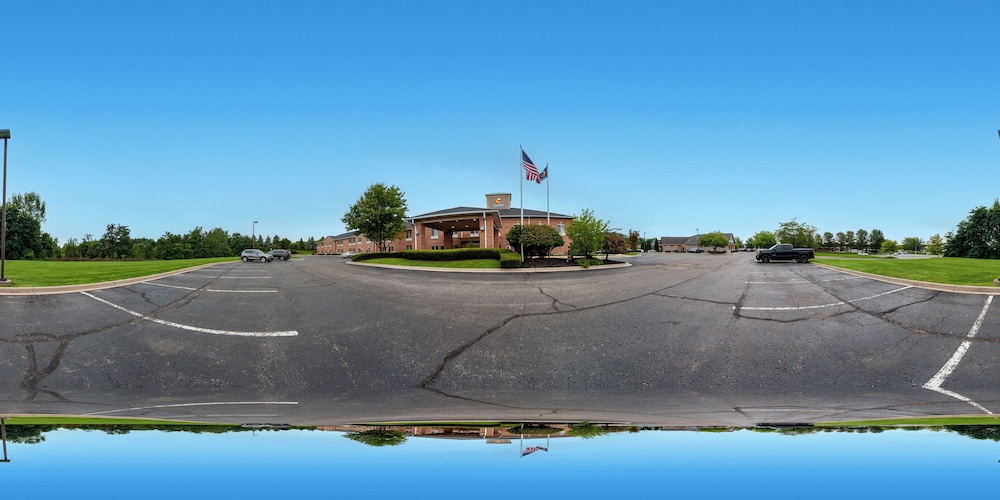 Comfort Inn and Suites Fenton MI 43/50