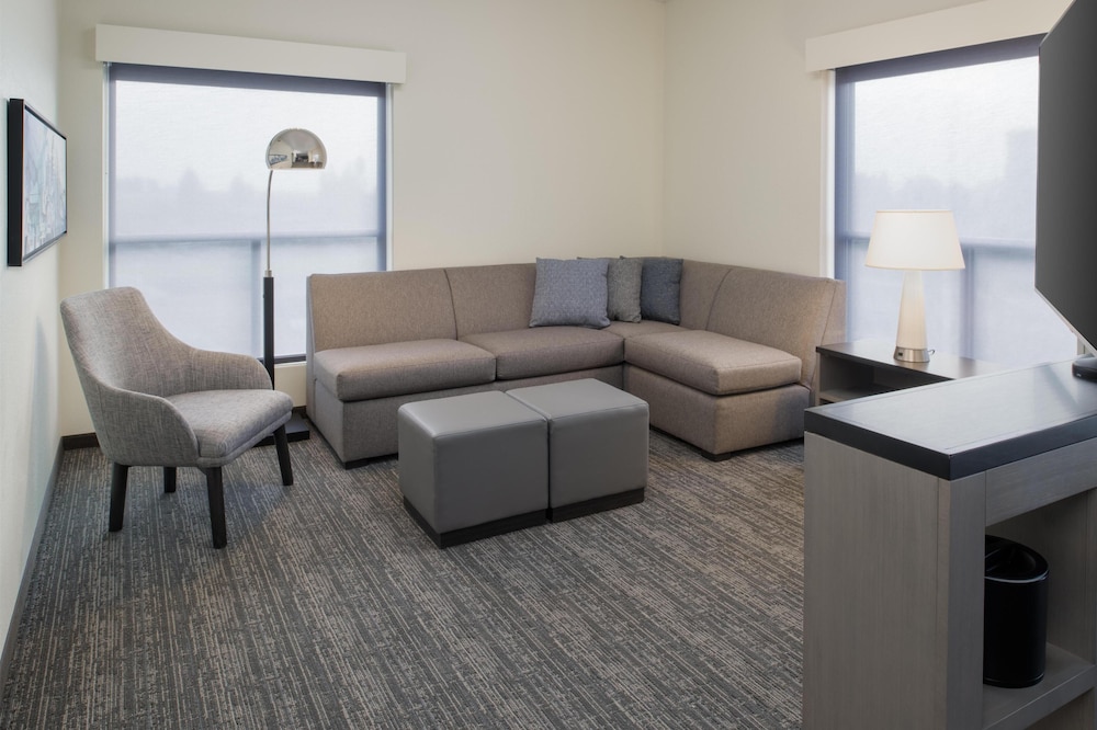 Hyatt House Fresno/Campus Pointe 21/50