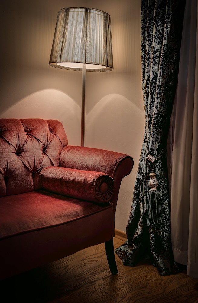 Tuvana Hotel 40/71