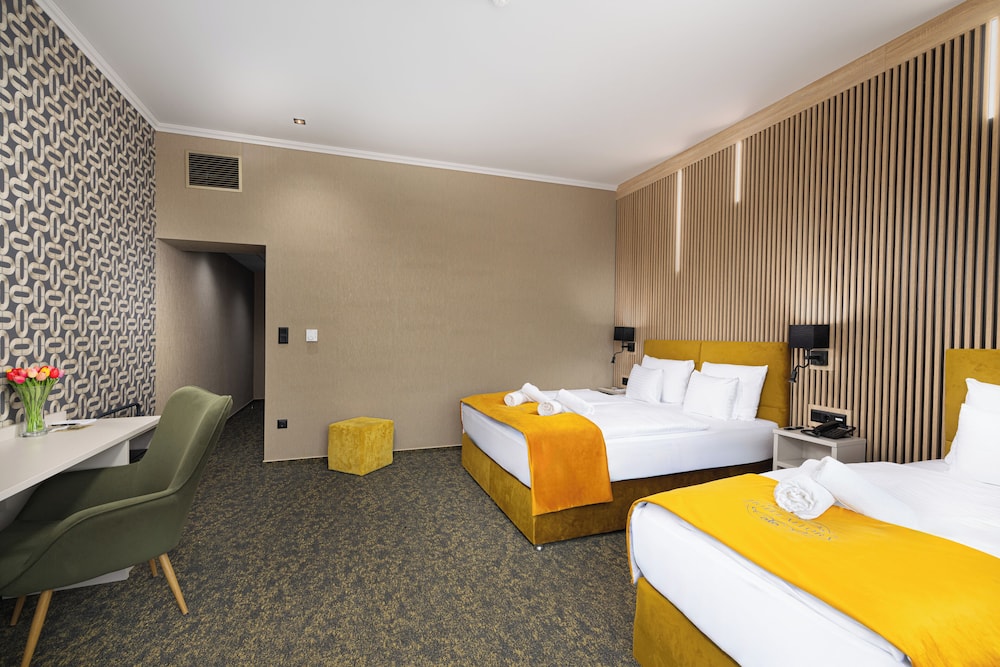 Hotel Allora 18/48