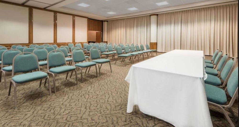 SureStay Plus By Best Western Lubbock Medical Center 38/42