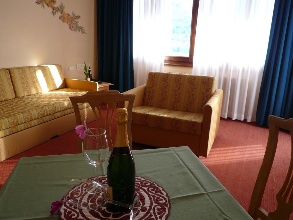 Hotel Residence Catturani 16/37