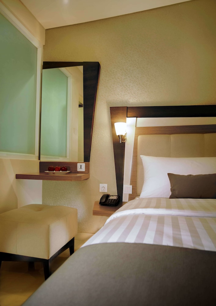 Hotel Neo Kuta Jelantik 13/29