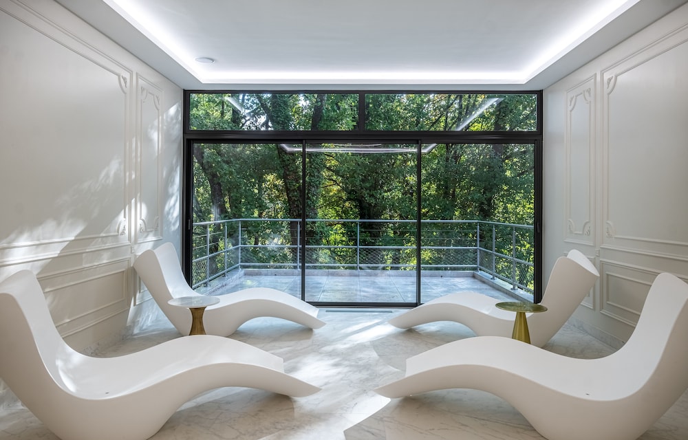 CHATEAU DES REYNATS 24/50