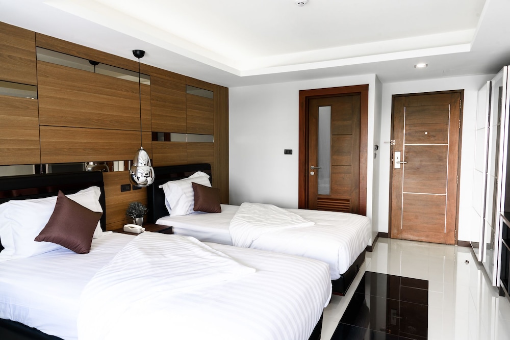 DELUXE, TWIN BEDS