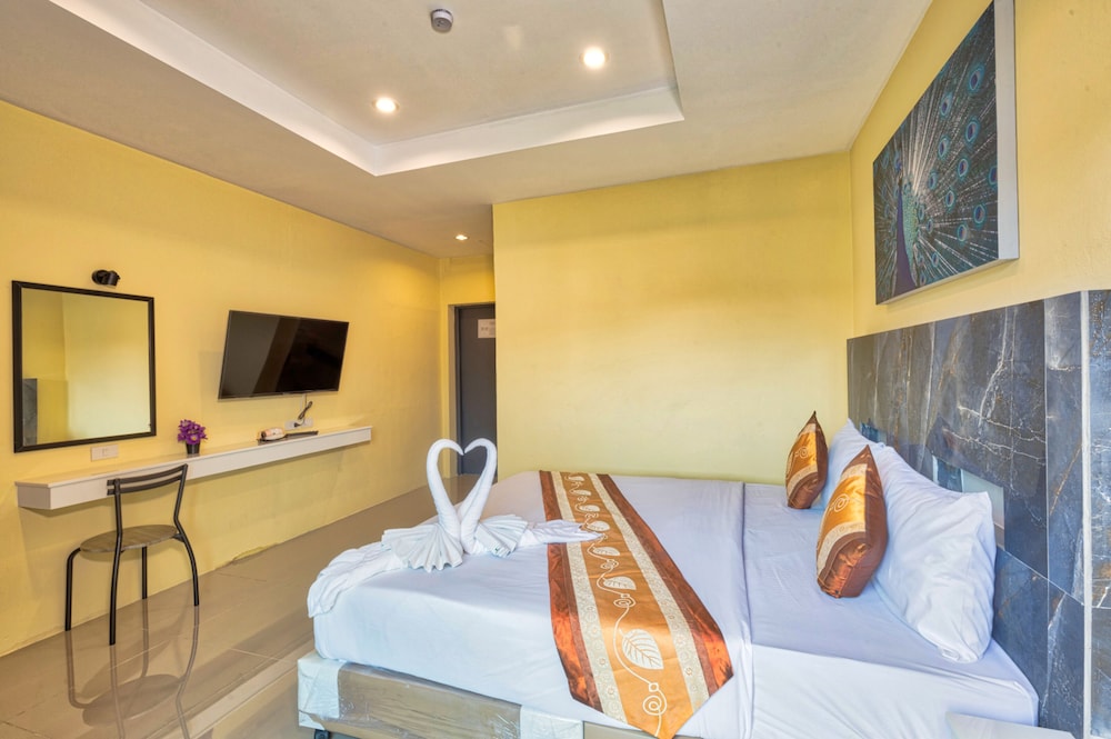 TJ Patong Hotel (SHA Plus+) 11/26
