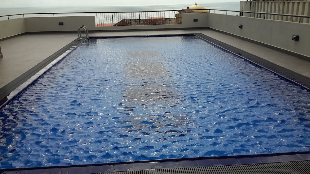 Bellavista Apartments At Cornish Colombo 8/16