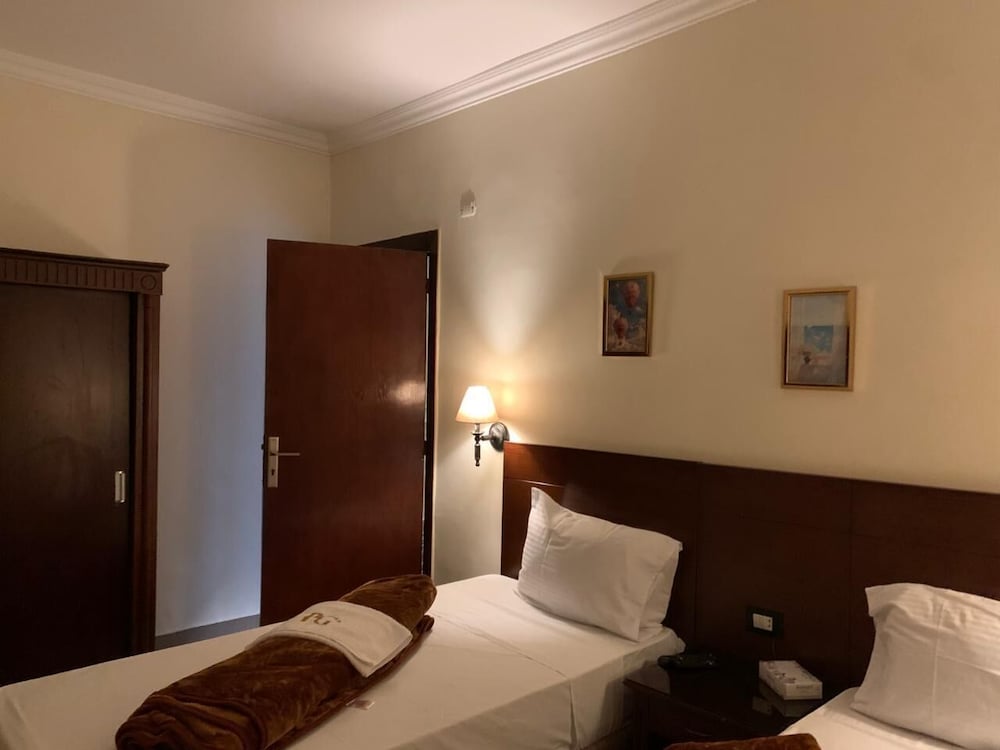 Montana Hotel 23/55