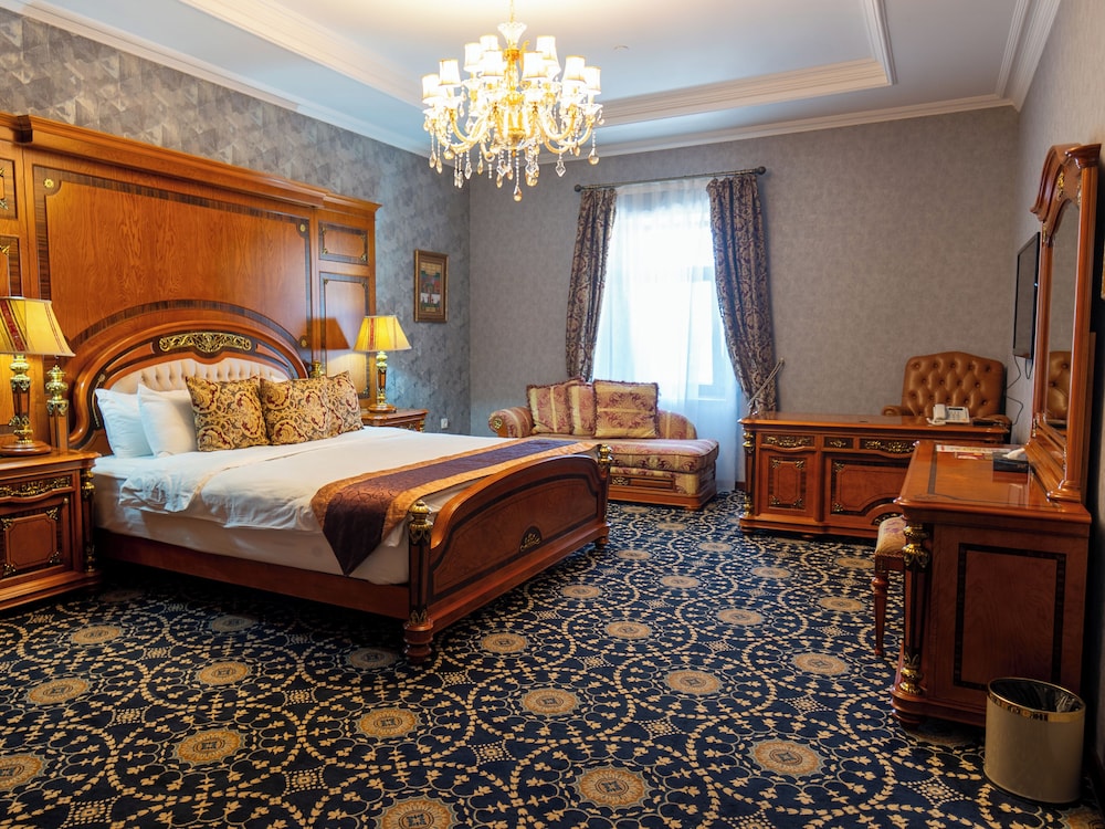 PRESIDENTIAL SUITE