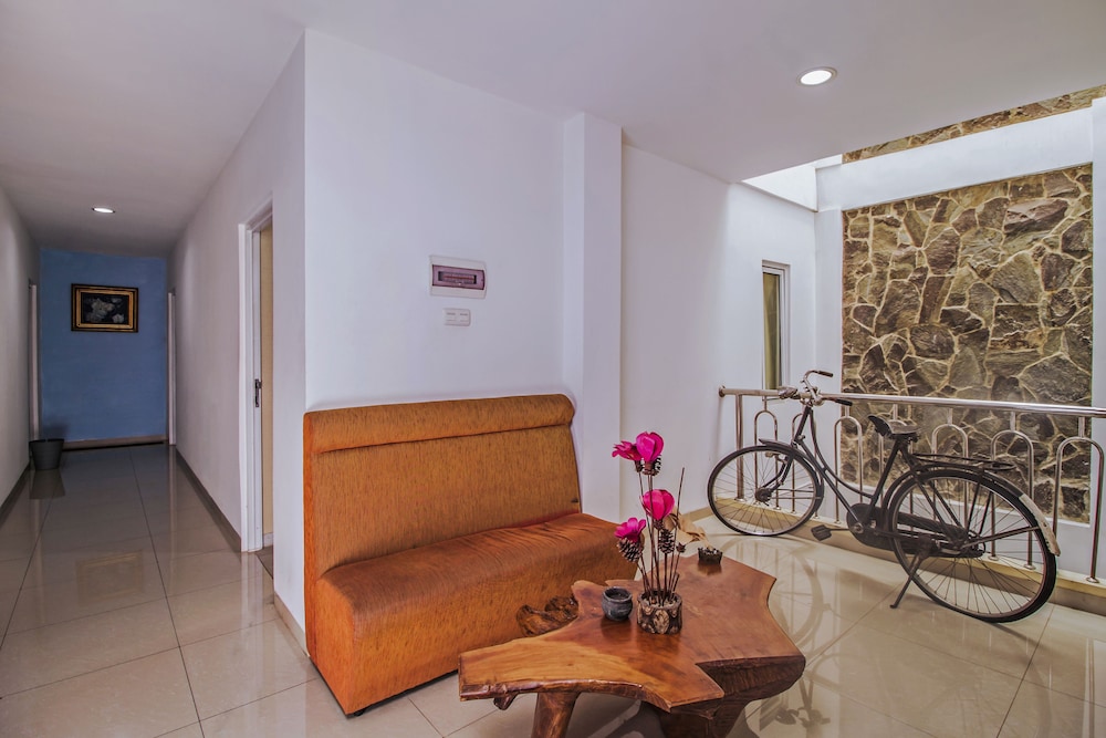 REDDOORZ NEAR CILANDAK TOWN SQUARE 34/40