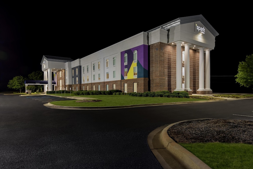 Spark by Hilton Tuscumbia Muscle Shoals 57/61