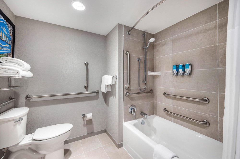 Drury Inn and Suites Paducah 48/50