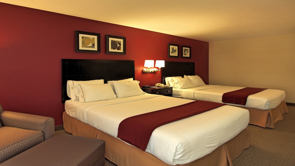Holiday Inn Express Hotel Suites Defiance 22/52