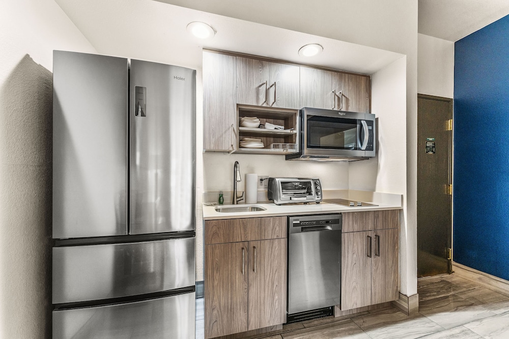 Metro Tempe Extended Stay 8/55