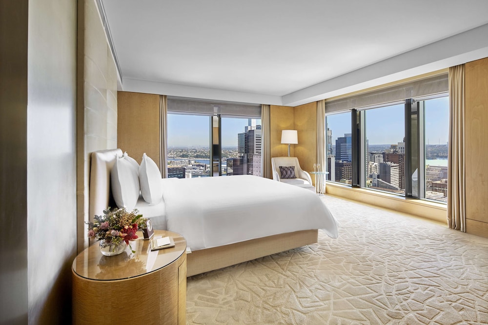 The Fullerton Hotel Sydney 19/68
