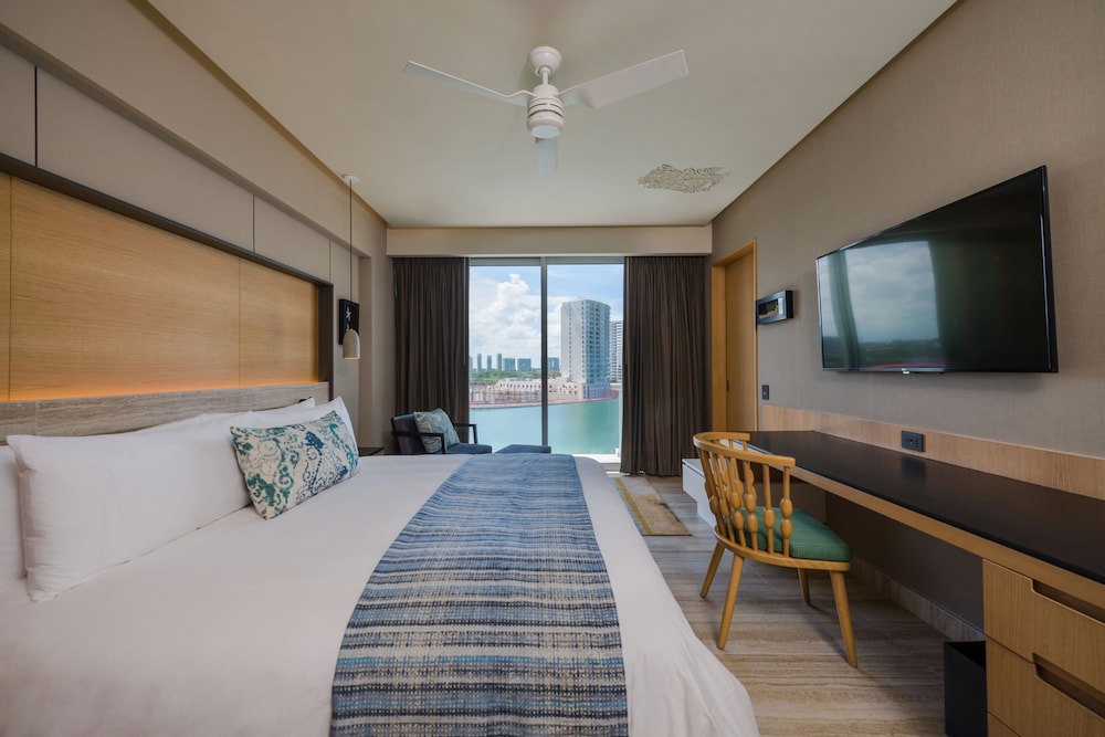 Renaissance Cancun Resort And Marina 15/76