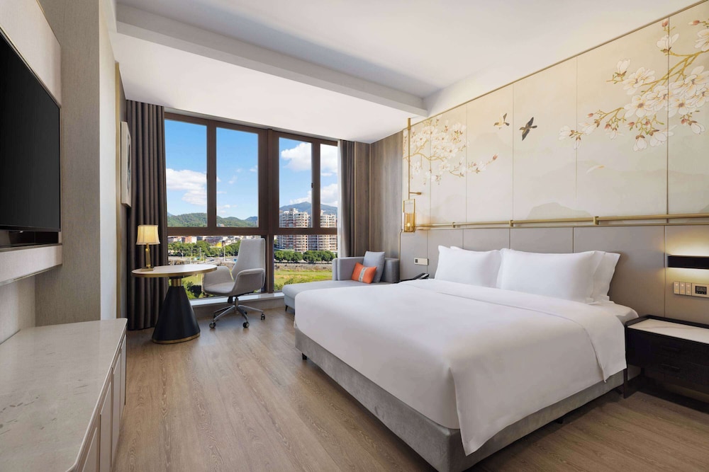 Days Hotel by Wyndham Quanzhou Yongchun 12/25